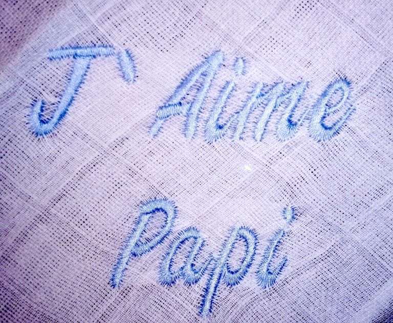 Le Lange Blanc Brodé Bleu "J'aime Papi ou Mamie" - MIGNON - Image 2